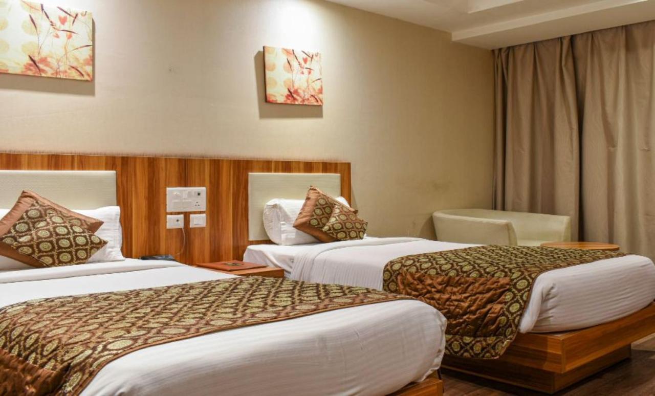 Le Roi Raipur Hotel Exterior foto