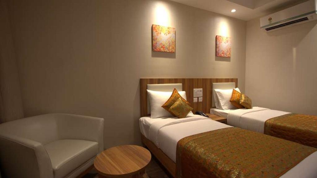 Le Roi Raipur Hotel Exterior foto
