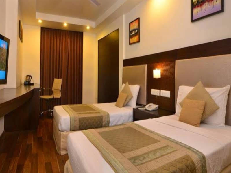 Le Roi Raipur Hotel Exterior foto