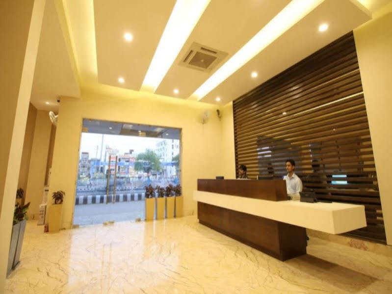 Le Roi Raipur Hotel Exterior foto