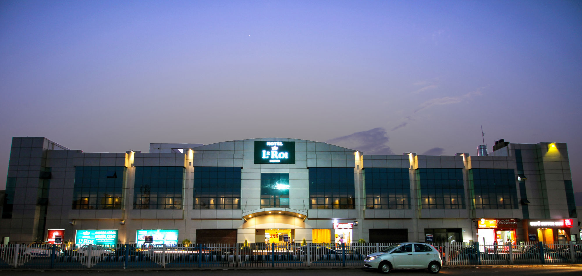 Le Roi Raipur Hotel Exterior foto