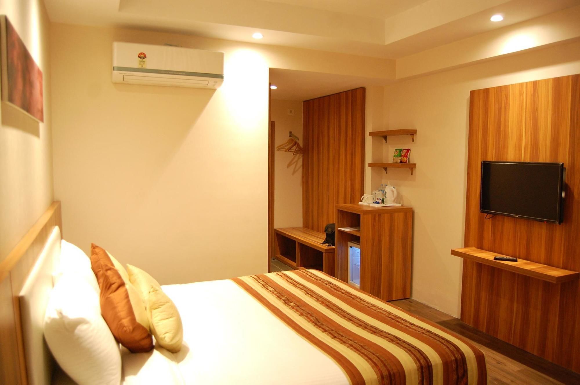 Le Roi Raipur Hotel Exterior foto