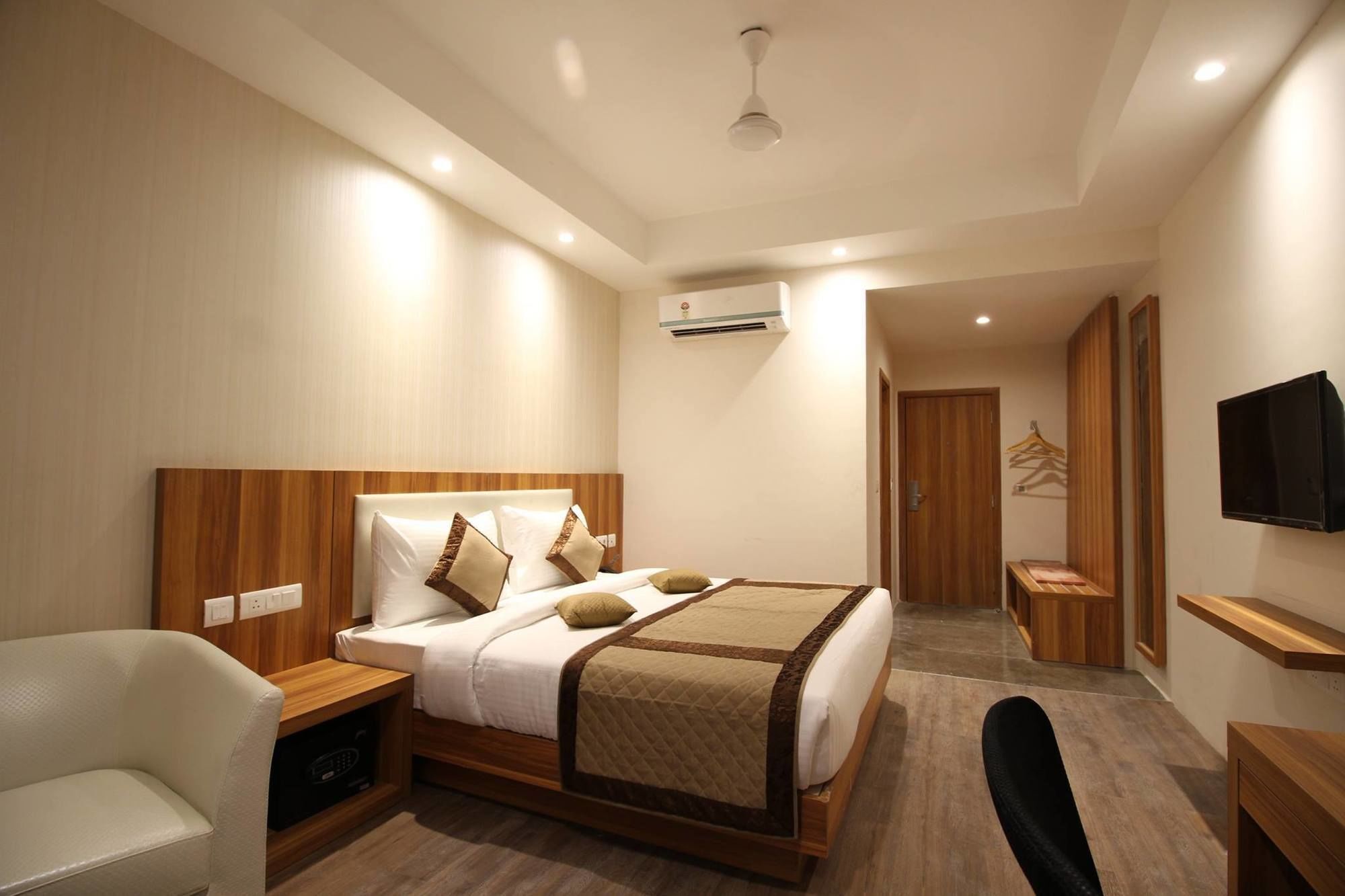 Le Roi Raipur Hotel Exterior foto